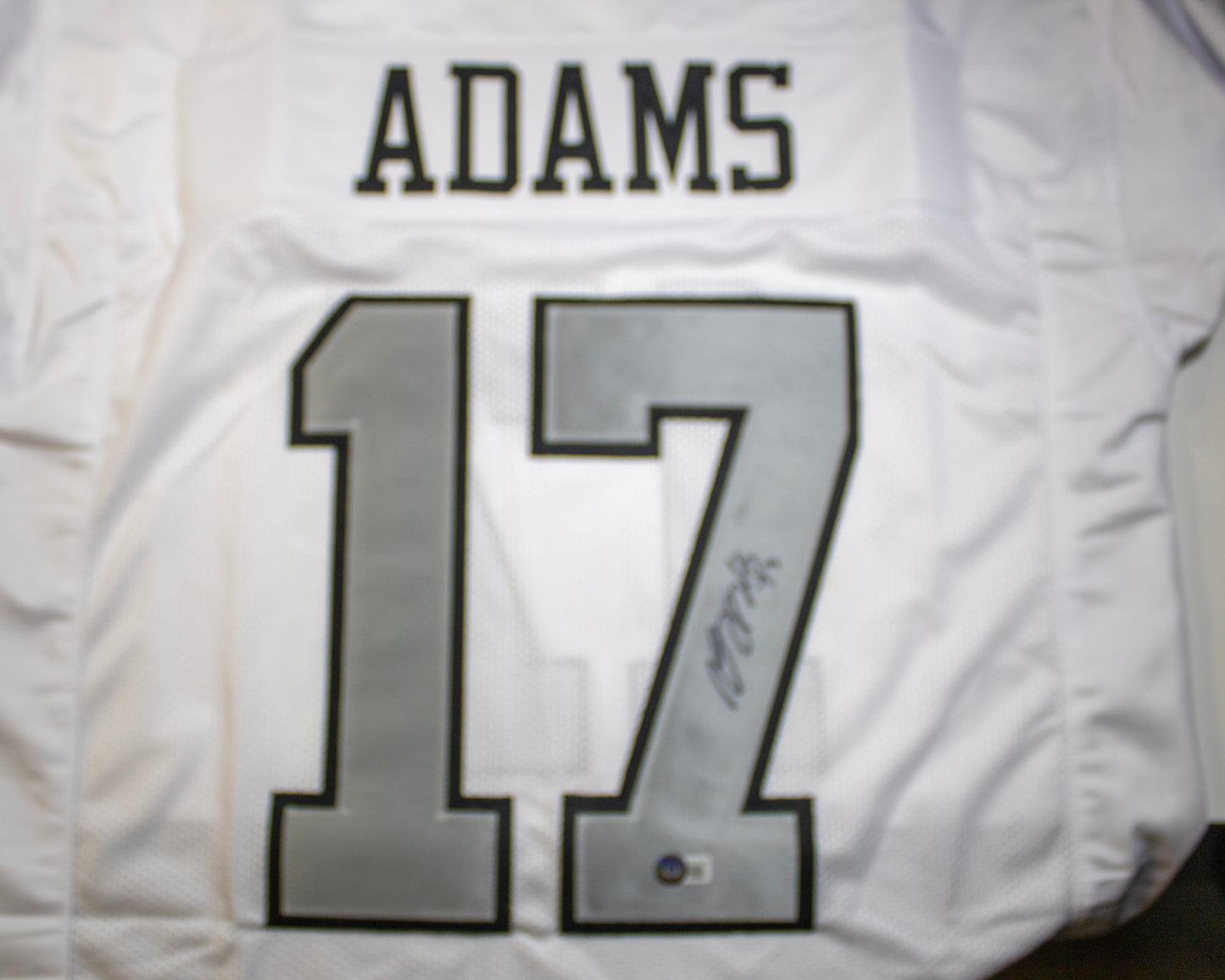Davante Adams Signed Las Vegas Raiders Custom Jersey – Beckett Witnessed Authentication (BAS)
