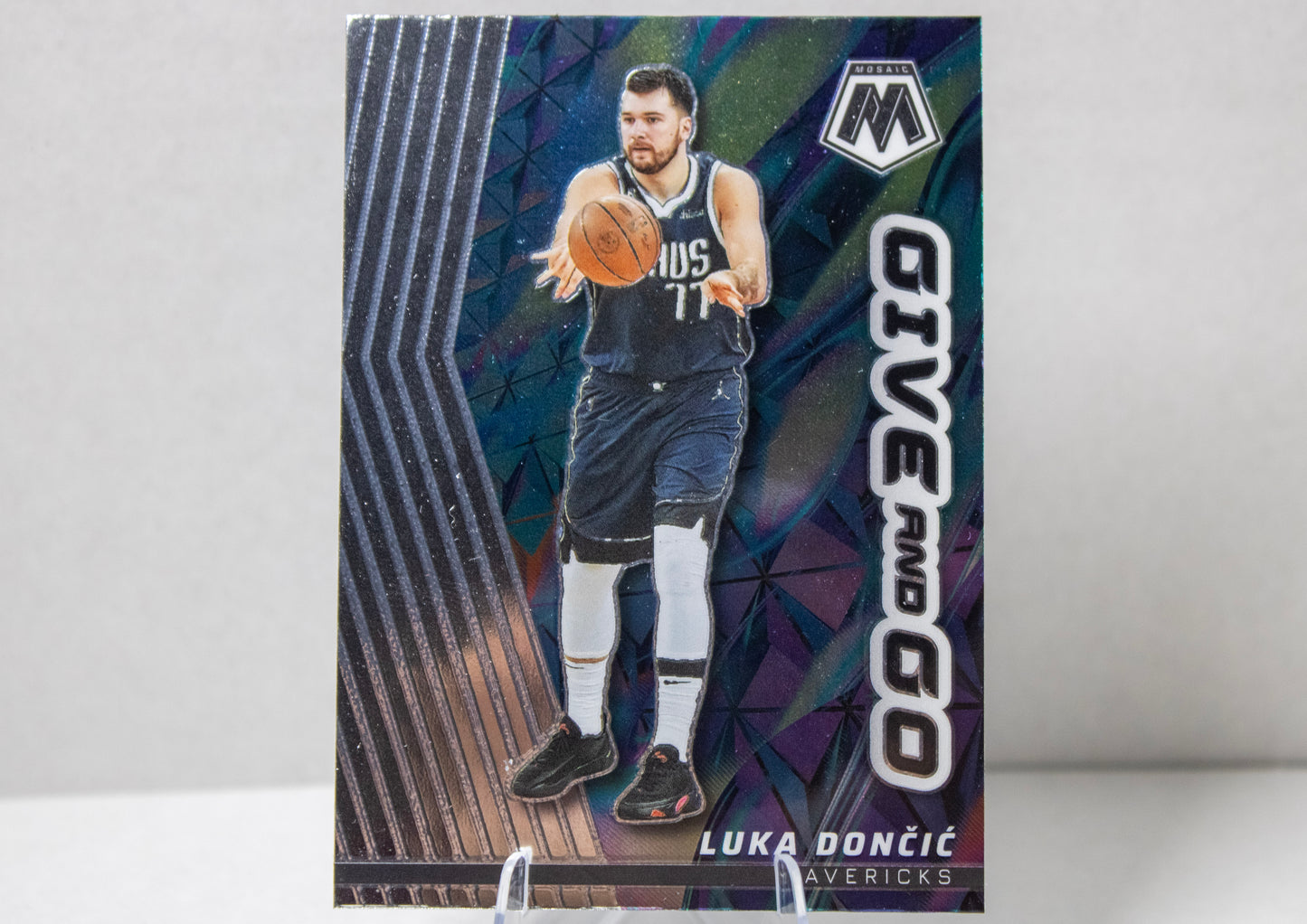 Luka Dončić Give and Go #5 – Panini Mosaic Basketball Dallas Mavericks